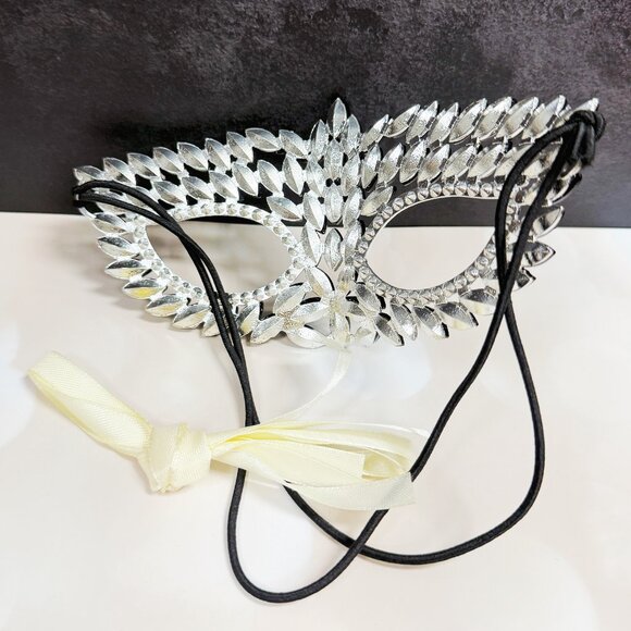 Silver masquerade mask, Black Crystal Mask, Cosplay Mask, Party Masquerade Mask - Picture 6 of 8